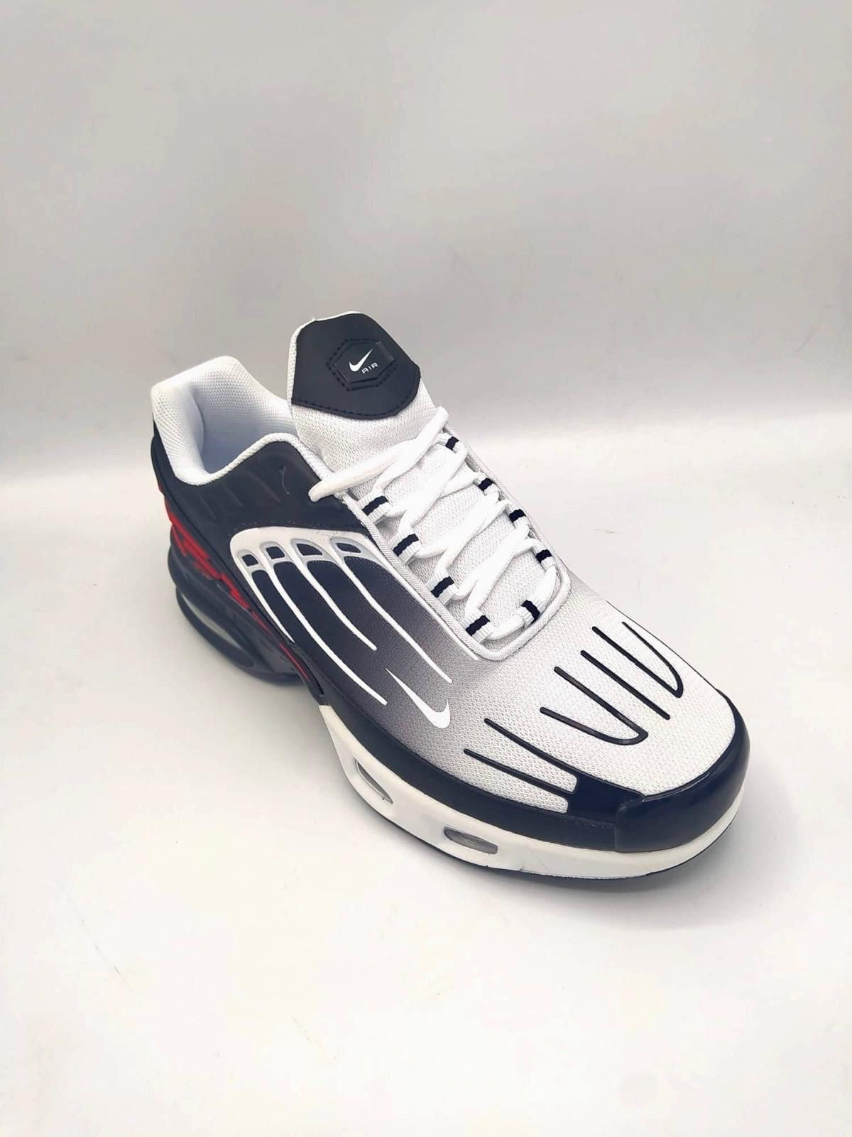 AIR MAX PLUS