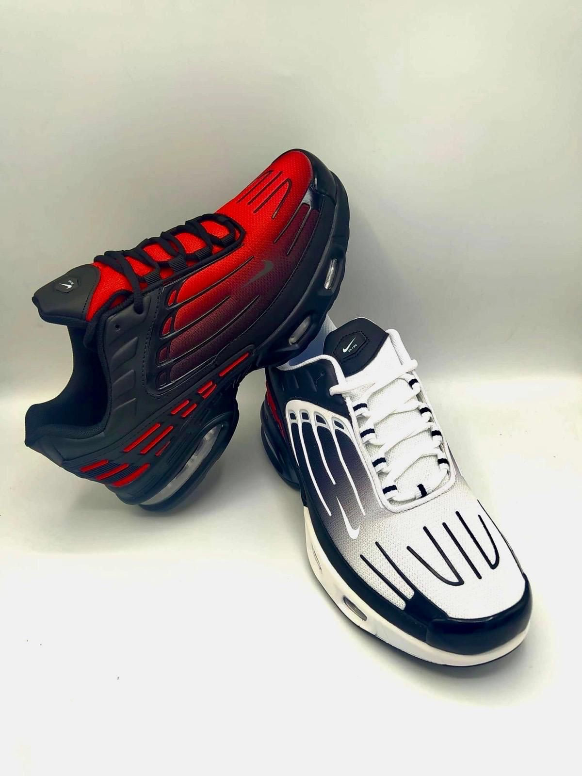 AIR MAX PLUS